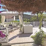 Adorable Summer House By The Sea بيت للعطل *