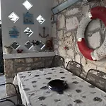 Adorable Summer House By The Sea بيت للعطل Zapuntel