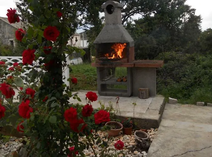 Adorable Summer House By The Sea * Zapuntelo
